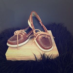 Sperry boat shoes